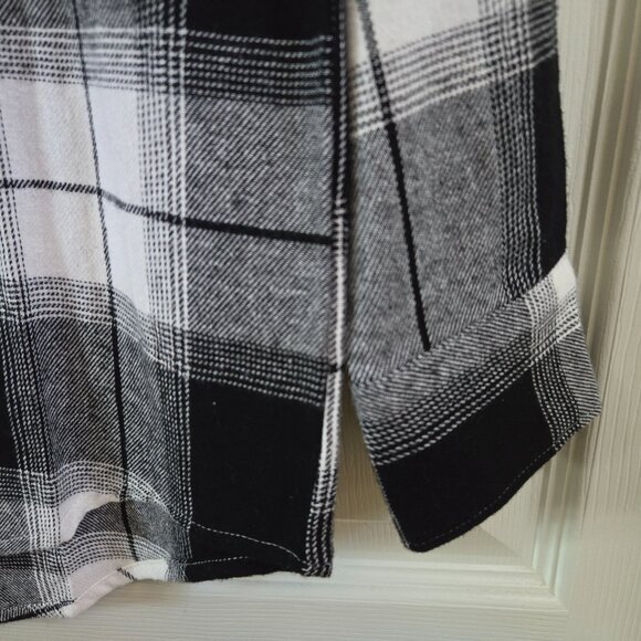 NWT Old Navy Black Loose Fit Plaid Flannel Boyfriend Button-Down Shirt Size S - Picture 8 of 13